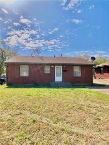 1112 Santa Fe Dr, Clinton, OK, 73601