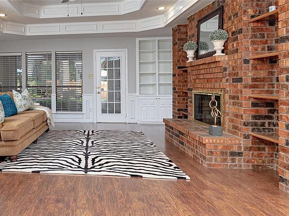 4th image of 7829 Aubrey Ln