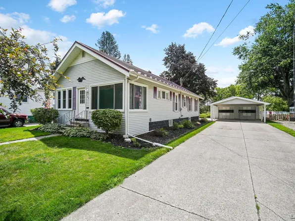 105 Walnut St, Blissfield, MI 49228