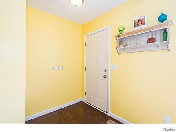 5th image of 8223 Bayberry Ct