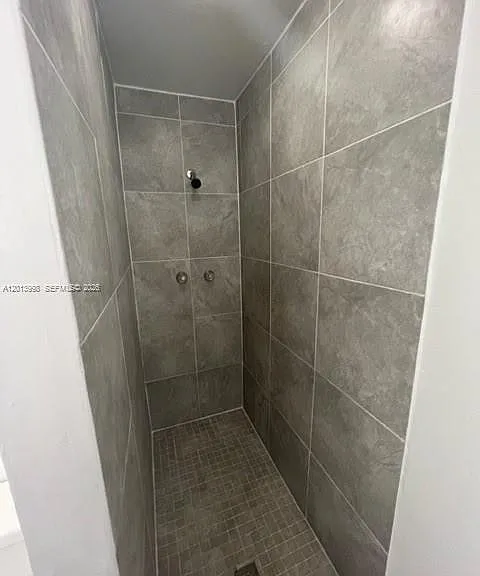 15153 NE 6th Ave #10 — Photo 11
