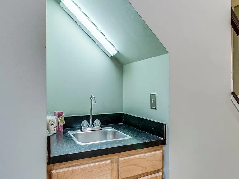 1232 Dartmouth Rd — Photo 18