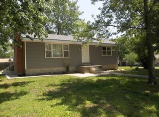 417 W 6th St, Chanute, KS 66720