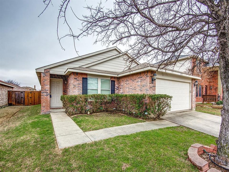 1st image of 2712 Bur Oak Dr