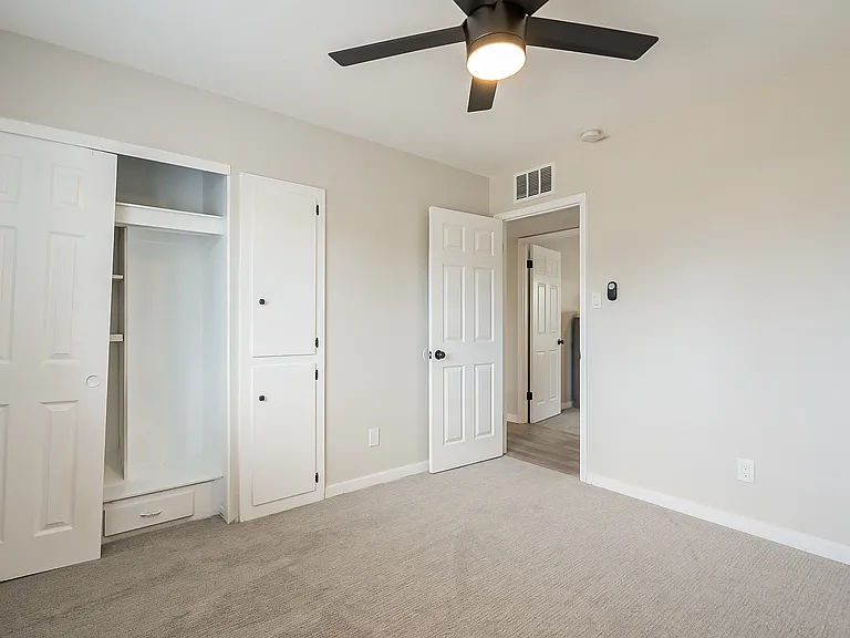 3232 E Emile Zola Ave — Photo 15