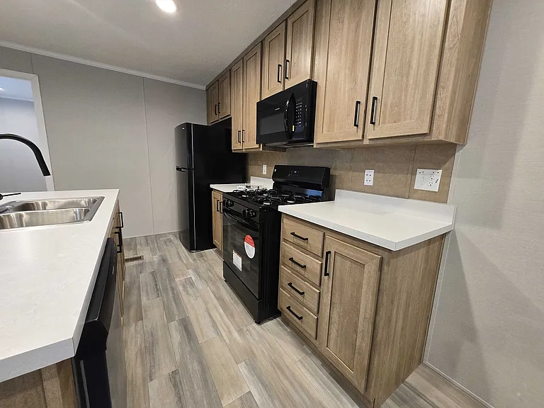 29800 Guilford Cir #460 — Photo 4