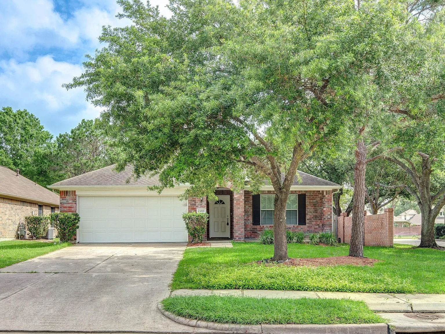 4 bed, 2.0 bath, 1962 sqft, $2,375 — Photo 1