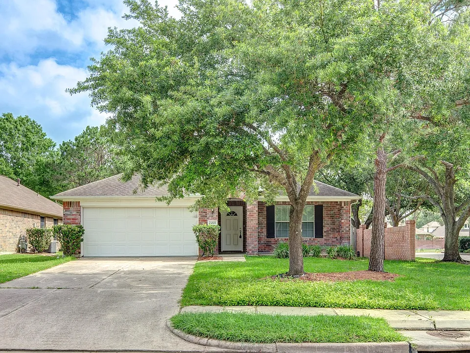 24502 Drakefield Ct