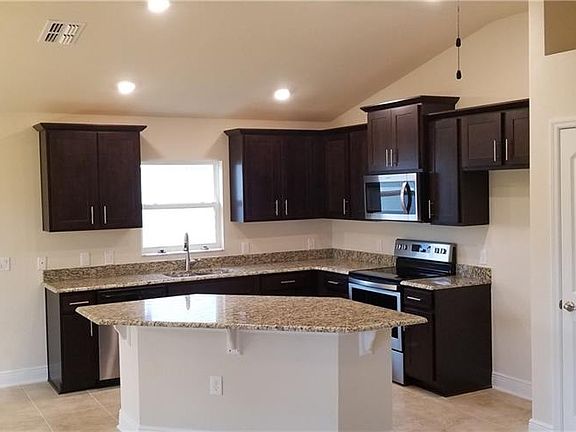 3rd image of 315 Buchannan Dr
