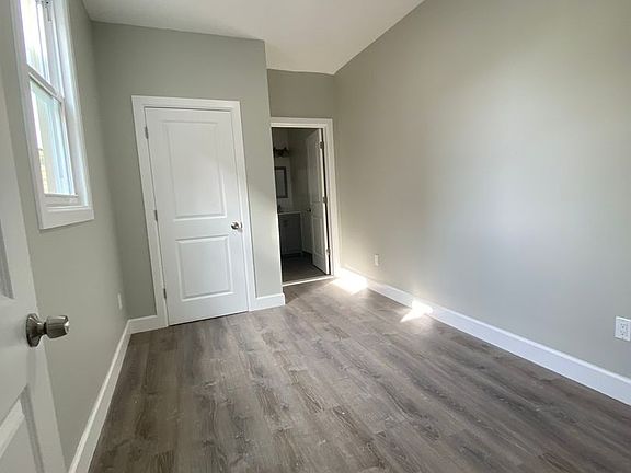 5th image of 121 N Lake Ave APT 2