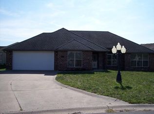 510 Chaucer Ln, Warrensburg, MO 64093