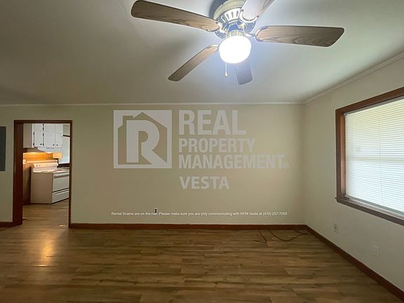 3rd image of 225 Peachtree Cir