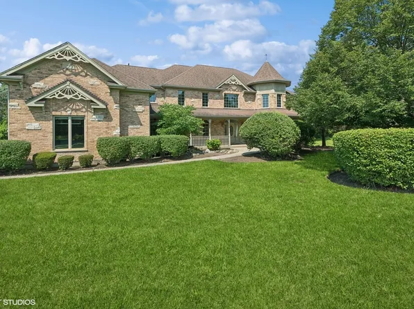 3 Reed Ct, Hawthorn Woods, IL 60047