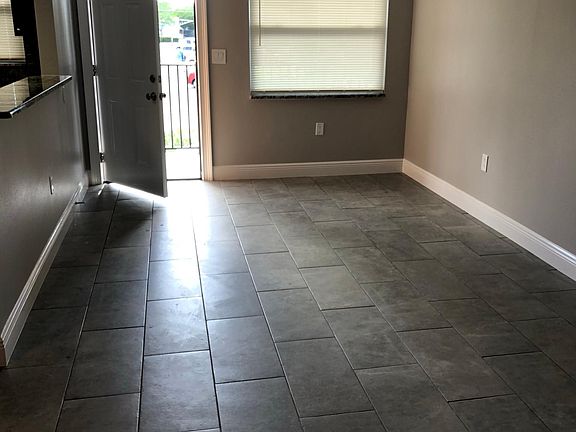 4th image of 9 Mars Ave #6