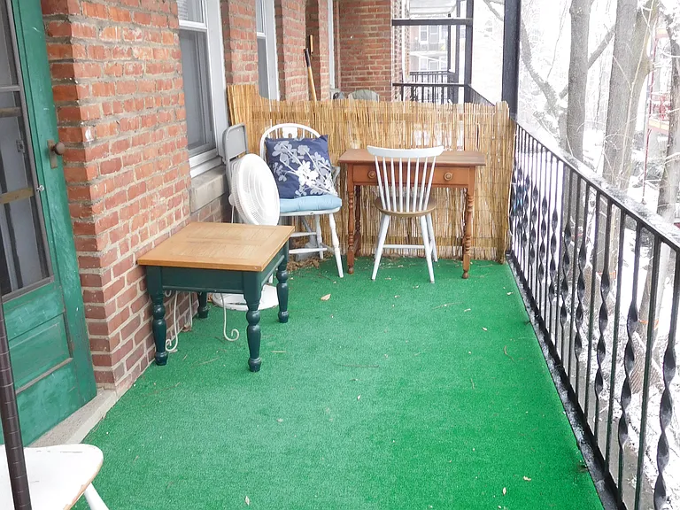 36-44 Quint Ave — Photo 4