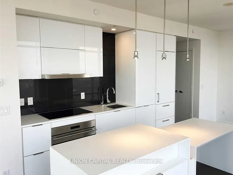 1 Bloor St E #5704 — Photo 3