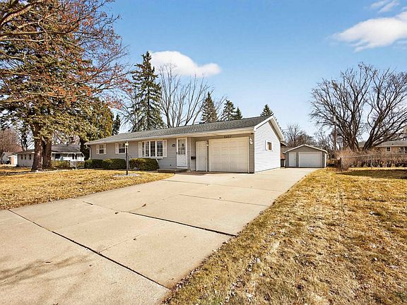 3rd image of 2437 Peshtigo St