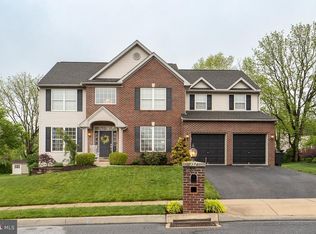 374 Mountain Blvd, Wernersville, PA 19565