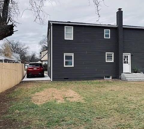 4th image of 836 1st Ave