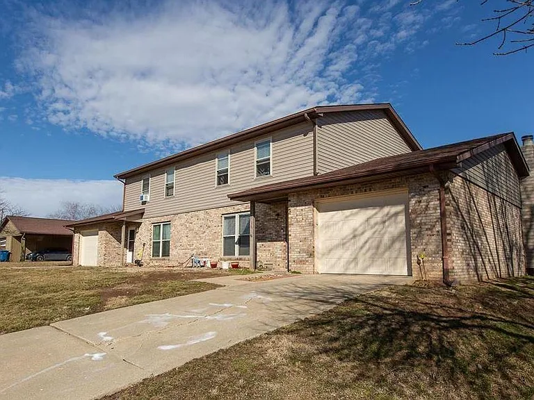 16 Ramona Dr — Photo 2