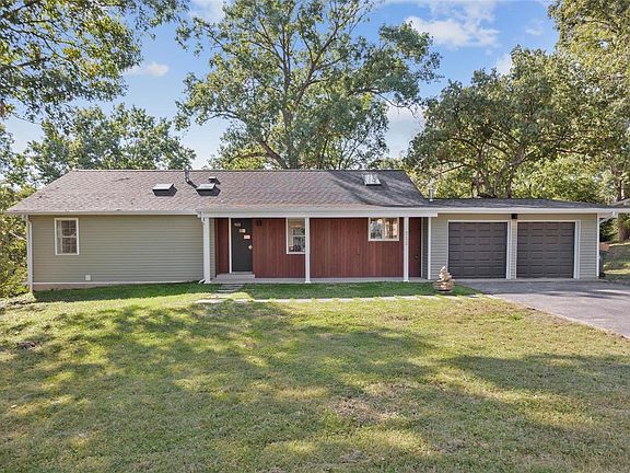 2nd image of 233 Horseshoe Dr