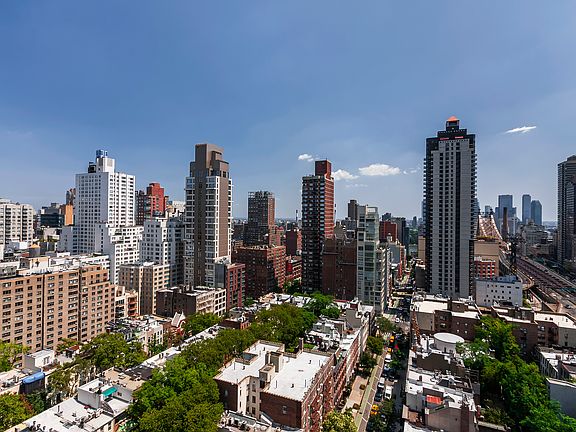 5th image of 200 E 61st St APT 23E