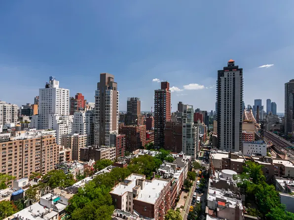 200 East 61st Street image 6 of 6