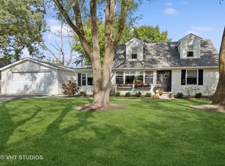 1120 Country Club Rd, Lake Zurich, IL 60047