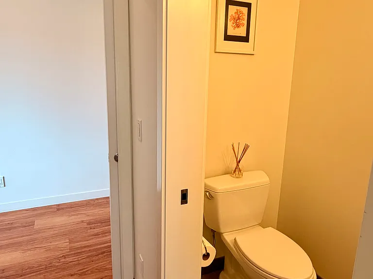 2351 Franklin Ave E #202 — Photo 26