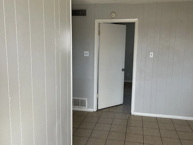 703 N Gilmer St #204 — Photo 23