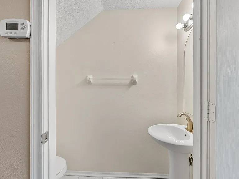 8611 Hunters Key Cir #8611 — Photo 10