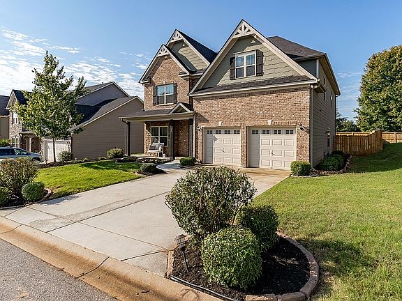 3rd image of 20 Ashby Grove Dr