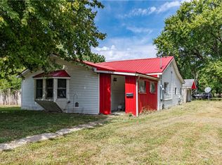 529 E Cedar St, Moweaqua, IL 62550