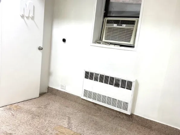 141-05 Northern Boulevard image 10 of 25