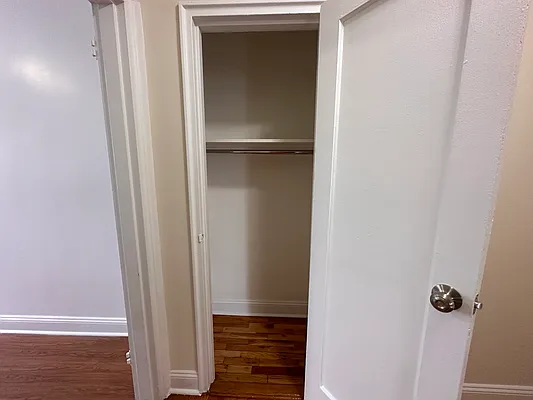 Rented by Karten Real Estate Services LLC | media 11