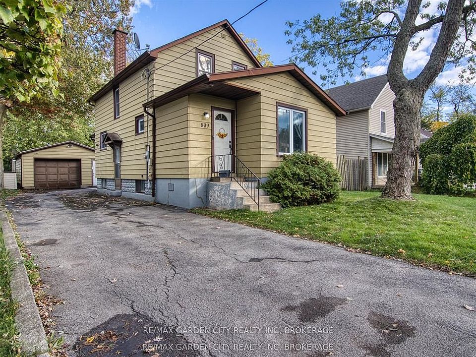 1st image of 809 Steele St