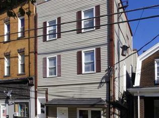 305 Bessemer Ave APT 3B, East Pittsburgh, PA