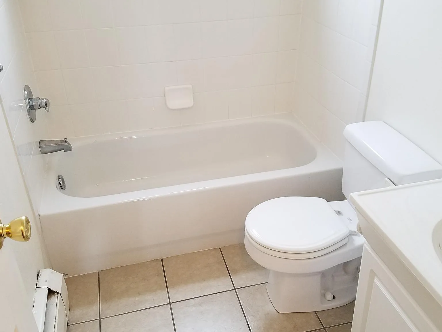 1 bed, 600 sqft, $1,000 — Photo 3