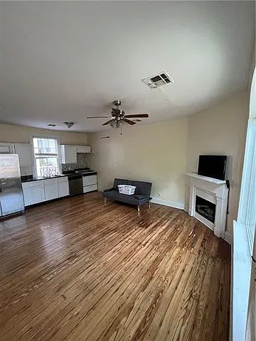 1 bed, 1.0 bath, 800 sqft, $1,800 — Photo 2