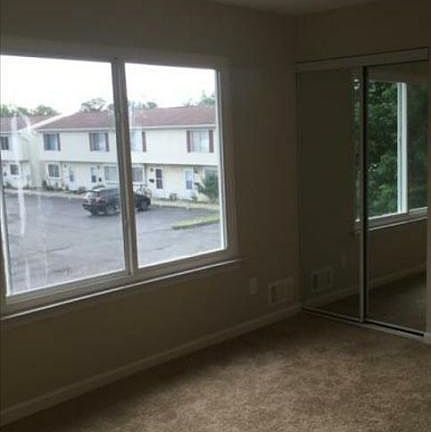 5th image of 79C Carr Ave