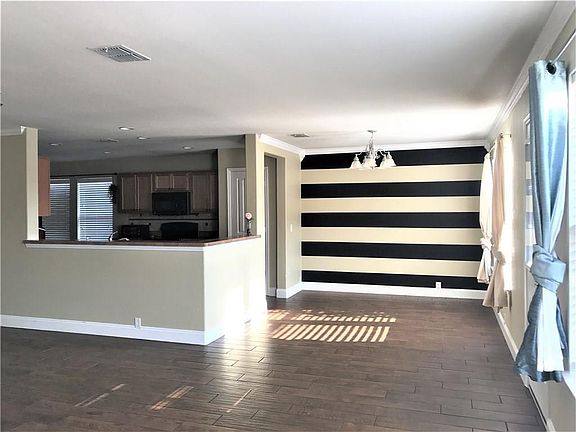3rd image of 10421 Donnis Dr