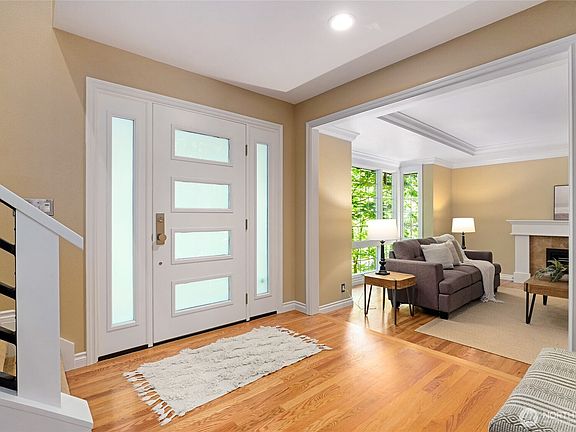 3rd image of 2635 261st Avenue SE