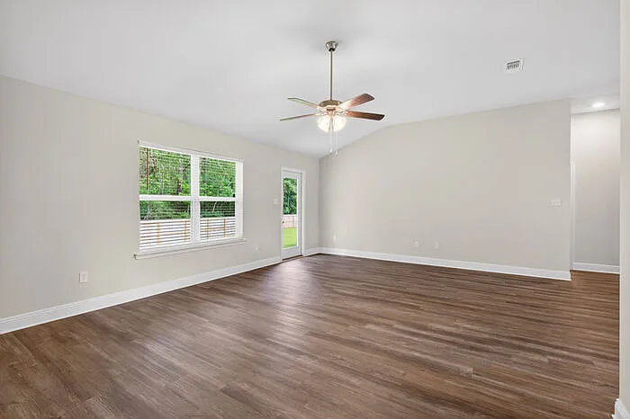 15740 Rachael Dr — Photo 17