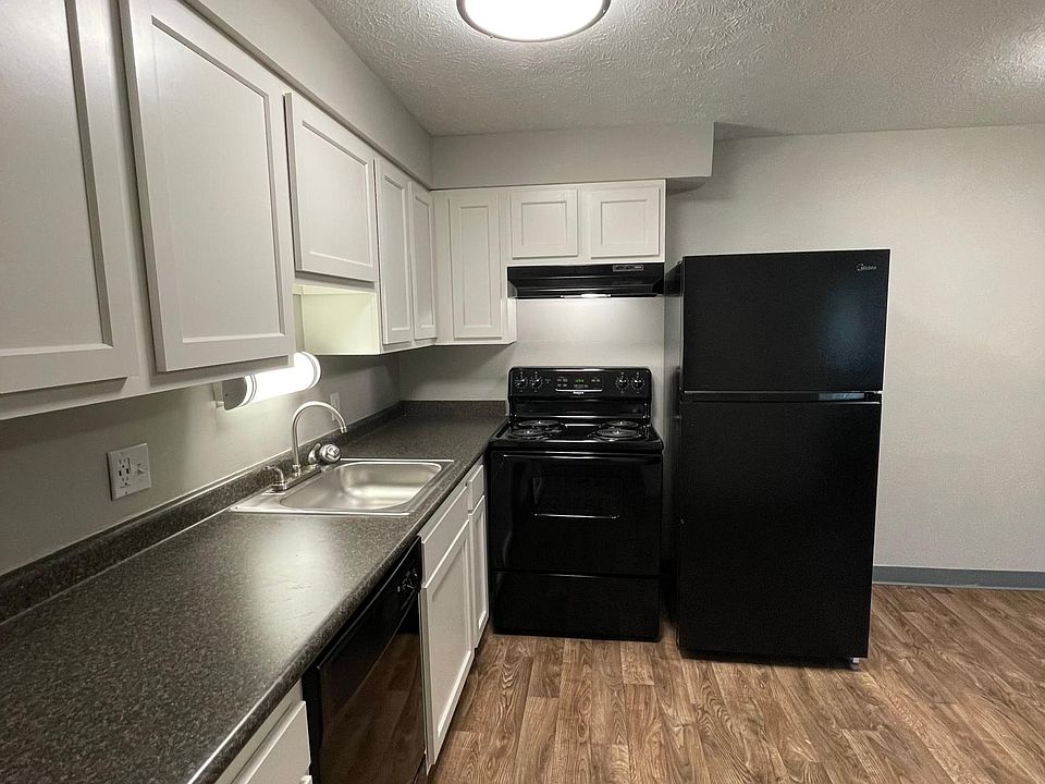 1st image of 684 Thurber Dr W #C3