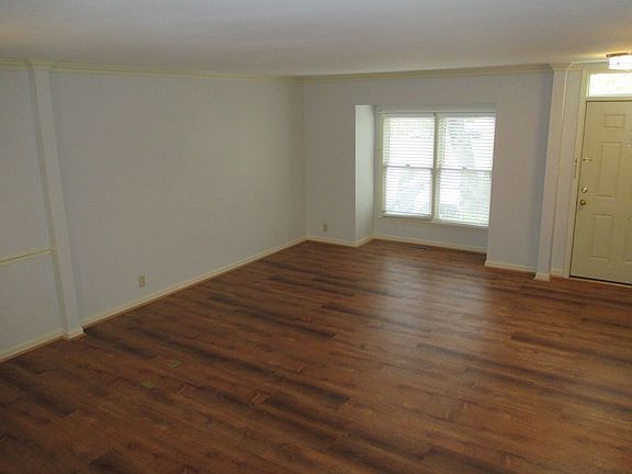 3rd image of 7249 Worsley Way