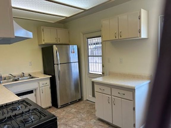 5th image of 3105 Guilitoy Ave