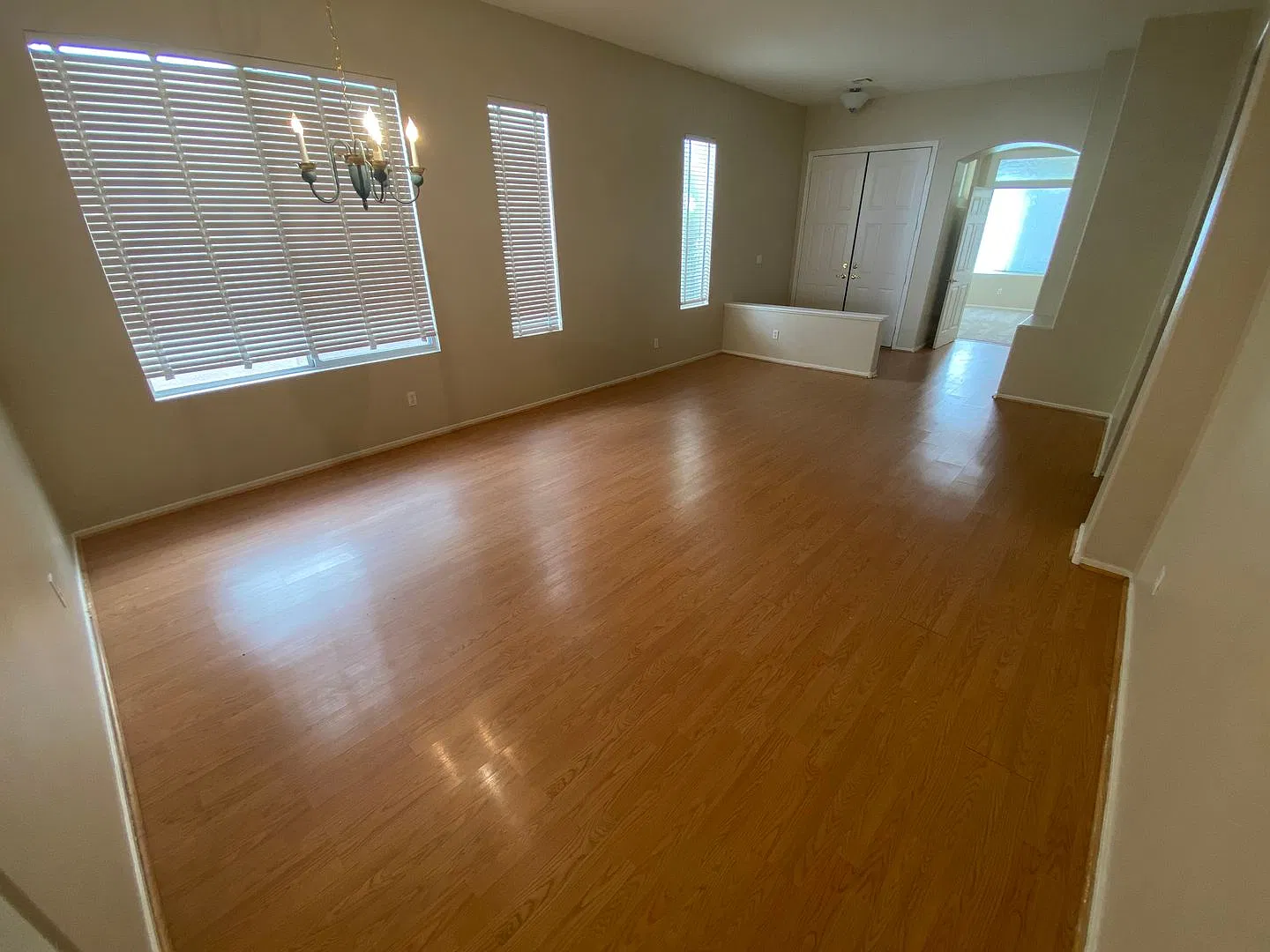Beautiful 3 bed/ 2 bath home located in Summerlin — Photo 2