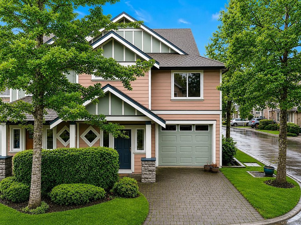 1st image of 2210 Sooke Rd #13