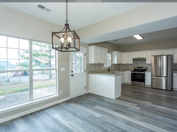 521 Waterford Lake Cir, Calera, AL 35040