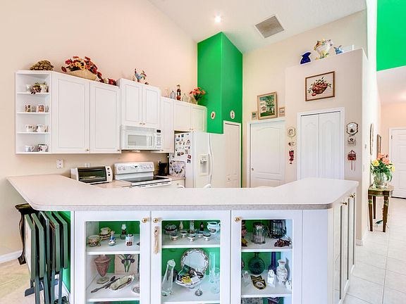 5th image of 3094 Savoy Dr